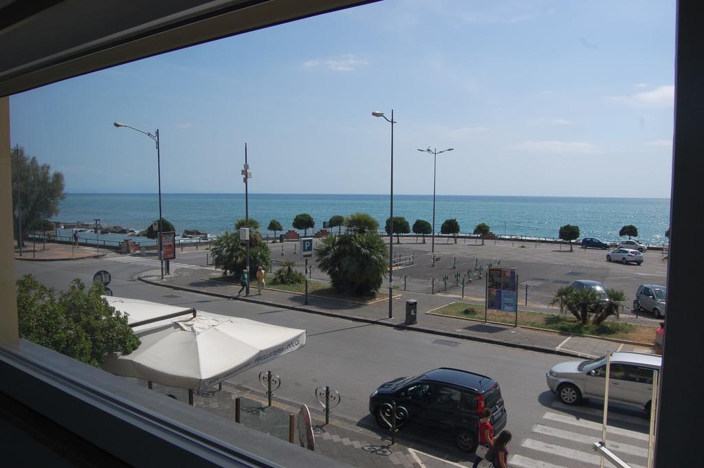 La Madegra Seasuite Salerno Szoba fotó
