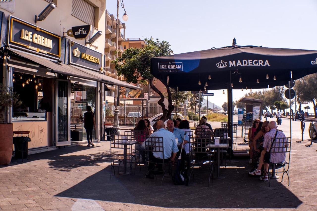 La Madegra Seasuite Salerno Kültér fotó